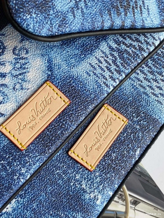 WIS VUITTON TRIO MESSENGER LOUIS 1016
